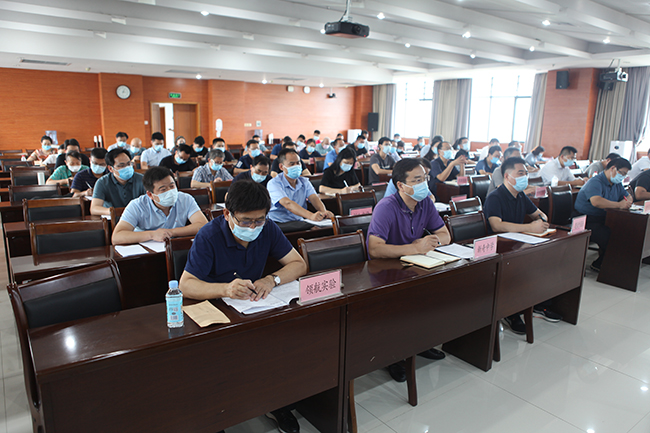 市管各民办高中、民办中专学校负责同志参加会议。.JPG