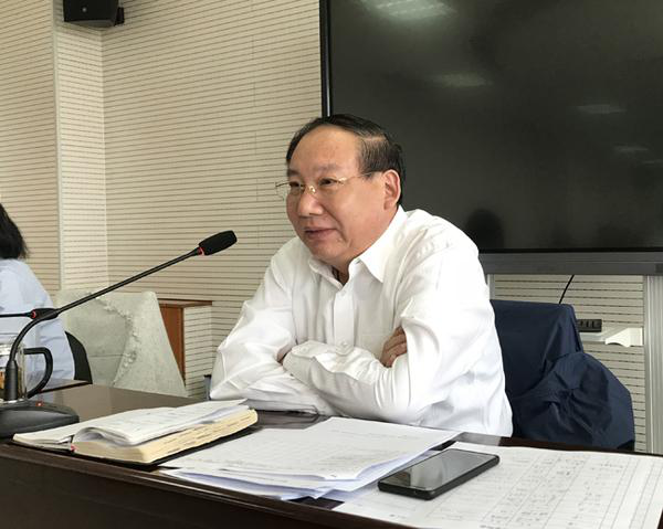 市教育局副局长张大龙讲话