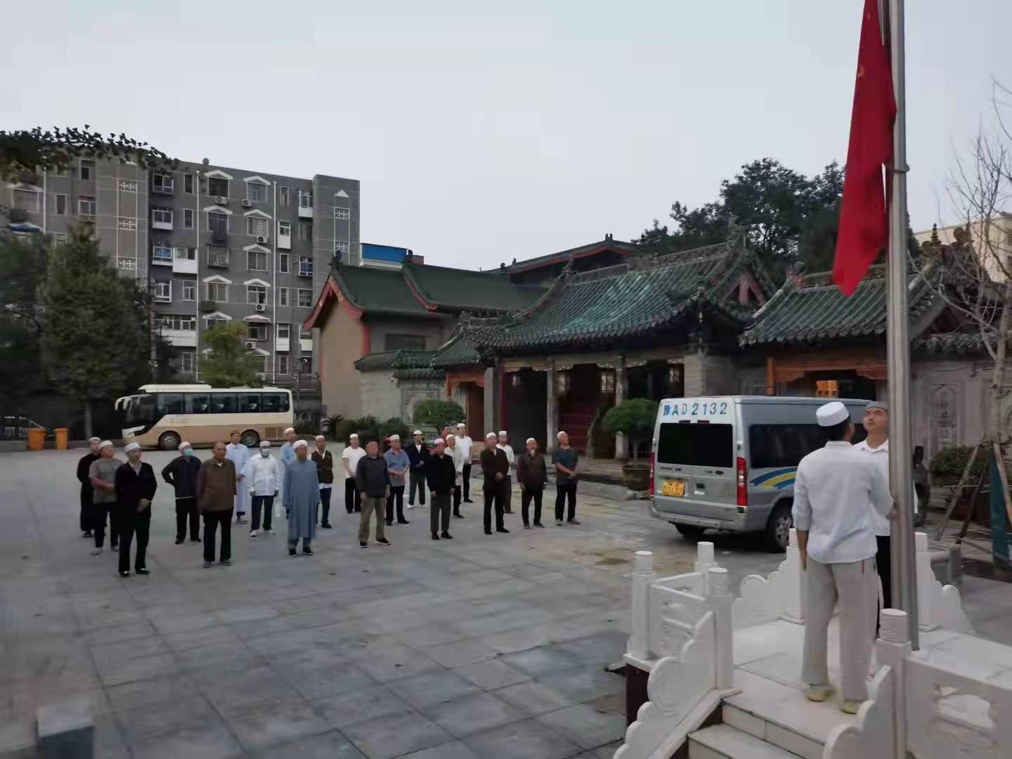 伊.jpg
