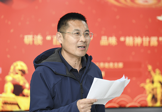 参赛选手精彩的宣讲.jpg