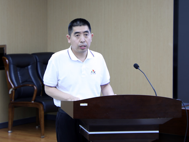 市教育局信访处党支部李向波分享读书心得.jpg