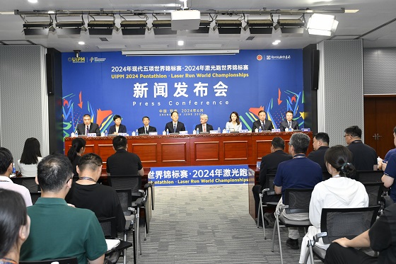 双世锦赛小全张6.11.jpg