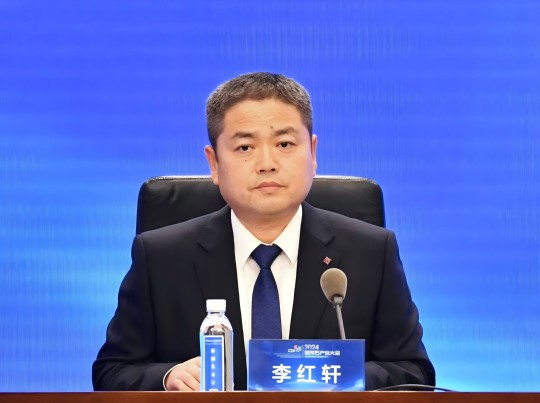 李.jpg